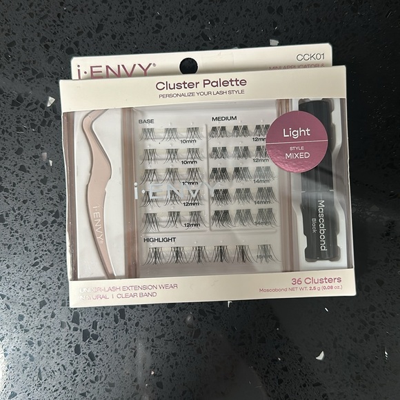NEW iENVY cluster palette, 2 sets Faux mink lashes purple/amber & lash adhesive - Picture 2 of 9